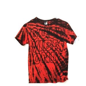“Good Vibes Only” T-shirt